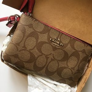 NWOT Coach wristlet